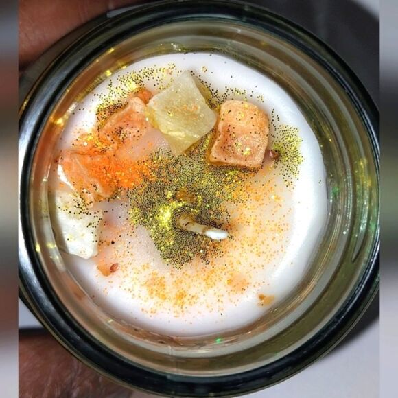 Hand crafted limited edition "Pot of Gold" candle - Picture 1 of 8